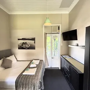 https://grand-hotel-mount-morgan.queenslandhotels.net